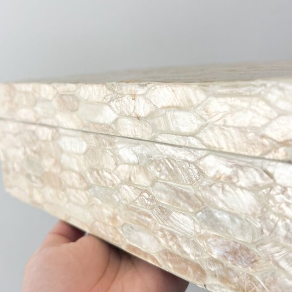 Nicole Miller // Beige Mother of Pearl Storage box - Picture 2 of 5